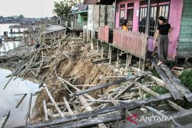DPRD Palangka Raya ingatkan warga waspada abrasi susulan