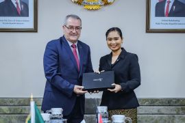 Indonesia, Algeria seek to boost Muslim tourism cooperation