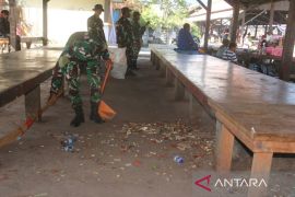 Kodim 1702/Jayawijaya bersihkan pasar tradisional di Wamena