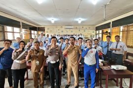 Asmo Sulsel dan Polres Parepare edukasi keselamatan berkendara bagi pelajar