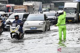 Hujan deras akibatkan 39 RT di Jaksel kebanjiran