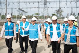 Komisaris PLN tinjau PLTMG Luwuk pastikan keandalan kelistrikan