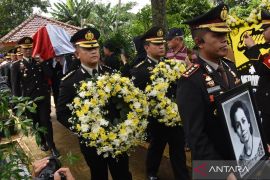 Sepekan, OTT KPK hingga Meriyat Hoegeng tutup usia