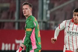 Ter Stegen diperkirakan absen dua bulan