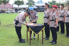 Sembilan PJU berganti, Kapolres minta bekerja profesional dan humanis