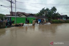 Tim gabungan tangani tanggul jebol Sungai Nglangak di Jekulo Kudus