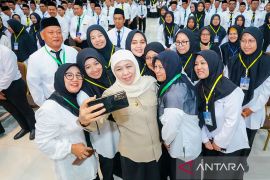 KPK sebut Gubernur Jatim Khofifah meminta ditunda jadi saksi