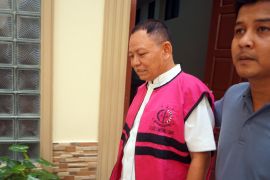 Mantan Bupati Lampung Timur dituntut 8 tahun 6 bulan penjara