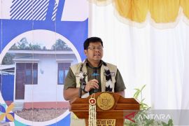 Kementerian PKP resmikan bantuan rumah RITK petugas kebersihan di HSS