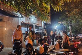 Petugas gabungan mulai tertibkan parkir liar di Tulungagung