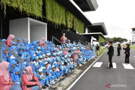 Bandara Banyuwangi dijadikan ruang edukasi bagi anak-anak