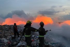 Polda Kepri kerahkan rantis tangani kebakaran di TPA Punggur