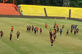 Penyerang Semen Padang FC, Kazaki Nakagawa masih latihan terpisah