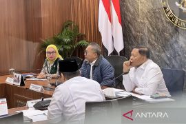 Menko Zulhas bidik 30 ribu bangunan Kopdes Merah Putih tuntas Mei