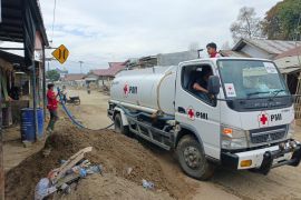 PMI distribusikan 2,2 juta liter air bersih untuk korban bencana Aceh