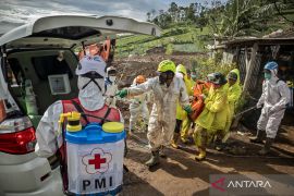 Tim SAR gabungan telah berhasil evakuasi 94 jenazah korban tanah longsor di Cisarua