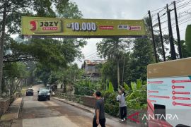 Bapenda Cianjur menertibkan 125 reklame habis masa tayang dan melanggar