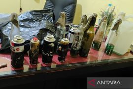 Densus 88 temukan enam bom molotov dari kasus Sungai Raya