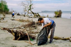 Pertamina kumpulkan ratusan kilogram sampah bersih pantai di Bengkulu