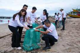 Dukung Gerakan Indonesia ASRI, BRI Peduli ajak masyarakat bersih-bersih Pantai Kedonganan Bali