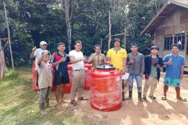 Dua desa di Barito Utara dan Murung Raya terima bantuan tandon air