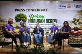 Rotary D3420 gelar aksi tanam pohon di Taman Mozaik Surabaya