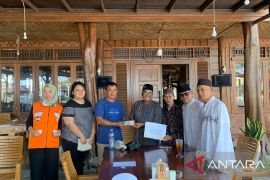 Lazismu Bangka terima donasi bencana Sumatera