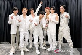 BTS pecahkan rekor penonton tertinggi di stadion Tottenham Hotspur Inggris