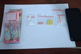 Bandar narkoba di Simalungun dibekuk miliki sabu dan pil ekstasi