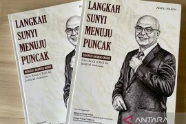 Langkah Sunyi Akhmad Munir: Dari Rock n' Roll keJenderal Wartawan