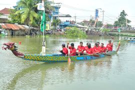 Lomba dayung semarakkan Harlah 1 Abad NU di Lamongan