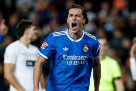 Real Madrid jaga jarak dari Barcelona usai kalahkan Valencia