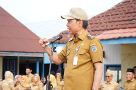 Jadi pembina upacara, Wabup HSS motivasi siswa SMPN 1 Daha Selatan