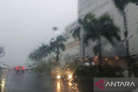BMKG: Waspada hujan lebat disertai angin di Sulut hingga 15 Februari