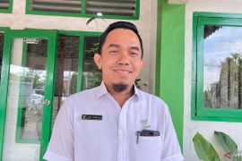 Baznas Batang Hari lanjutan program bedah rumah dan bansos