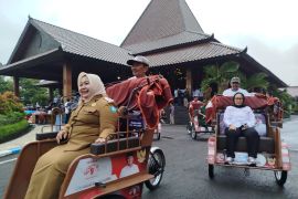 Pemerintah salurkan 200 becak listrik untuk pengayuh becak di Ponorogo