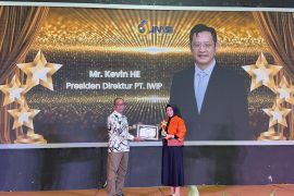 IWIP Raih Golden Leader JMSI Awards atas Komitmen Pengembangan SDM di Maluku Utara