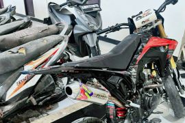 Polisi dan masyarakat Karawang bekuk pencuri sepeda motor