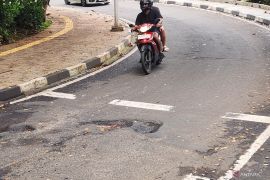 53,81 kilometer jalan di Jaksel rusak