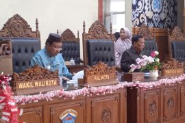 DPRD Pangkalpinang gelar paripurna penyampaian tiga raperda usulan pemkot