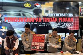 Polisi libatkan PPATK ungkap jaringan peredaran etomidate