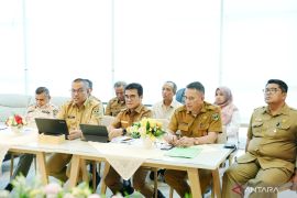 Pemprov Sumbar eksekusi bangunan langgar tata ruang di Lembah Anai
