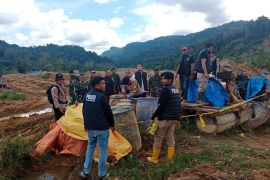 Tim gabungan Polda Aceh tindak tambang emas ilegal di Geumpang Pidie