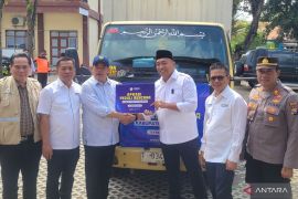 Apkasi beri bantuan untuk korban banjir bandang di Situbondo