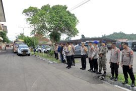 Polda Maluku Utara salurkan bantuan logistik untuk warga terdampak bencana alam