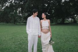 Jarang tampakkan kemesraan, Angga dan Shenina pamer momentum maternity