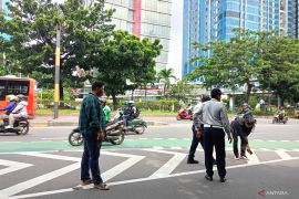 Pelaku pencurian mata kucing di Cawang diduga pemulung