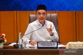 Komisi VIII ingatkan aspek legalitas-sosiologis soal wacana "war" tiket haji