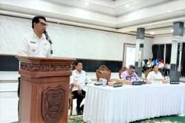 Bupati Barut tegaskan evaluasi 100 hari kerja momentum percepatan pembangunan