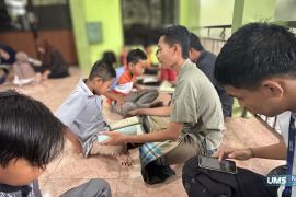 Mahasiswa KKN-Dik FKIP UMS gelar program edukatif dan kreatif di TPA Al-Hawwa